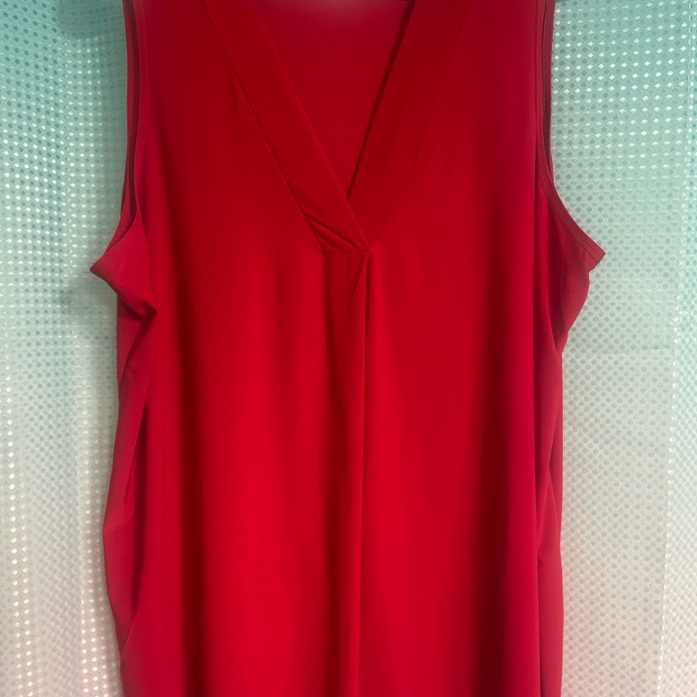 ☘️☘️New York & Company Bold Red V-Neck Tank Top